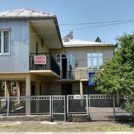 Guest House Of Givi كوبوليتي المظهر الخارجي الصورة